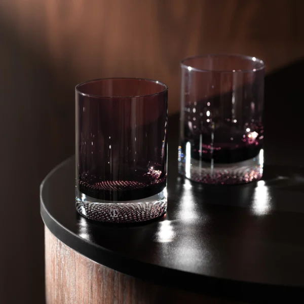 gri cu o nuanță de beaujolais