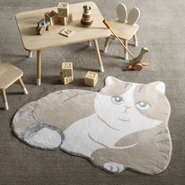 beige cu gri și alb